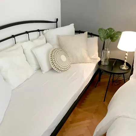 Luxury Designer Apartment With Terrace In Center Villa *